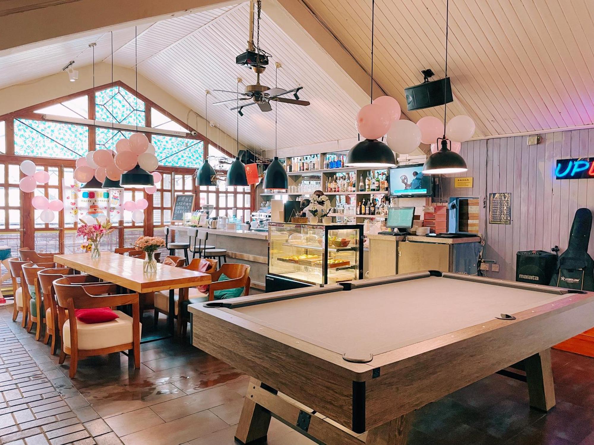 Kunming Upland International Youth Hostel Near The City Center ,2 Mins Walk To The Subway, 2 Mins Walk To The Green Lake, Close To Yuan Tong Temple, Old Street, Yunnan University, Convenient Payment And Visa Cards Are Accepted Exteriör bild