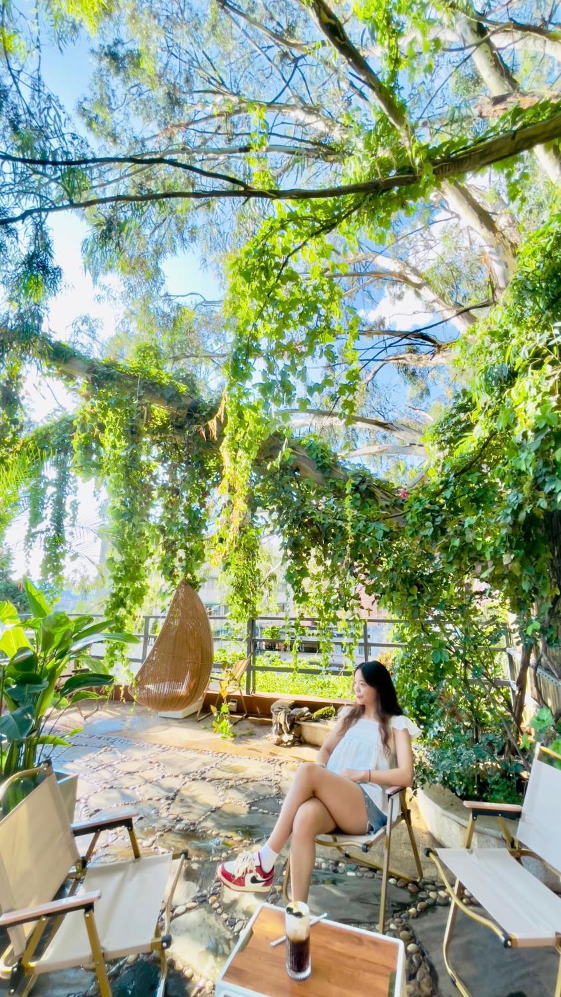 Kunming Upland International Youth Hostel Near The City Center ,2 Mins Walk To The Subway, 2 Mins Walk To The Green Lake, Close To Yuan Tong Temple, Old Street, Yunnan University, Convenient Payment And Visa Cards Are Accepted Exteriör bild