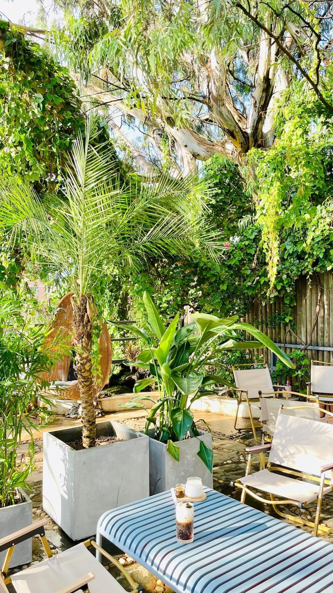 Kunming Upland International Youth Hostel Near The City Center ,2 Mins Walk To The Subway, 2 Mins Walk To The Green Lake, Close To Yuan Tong Temple, Old Street, Yunnan University, Convenient Payment And Visa Cards Are Accepted Exteriör bild
