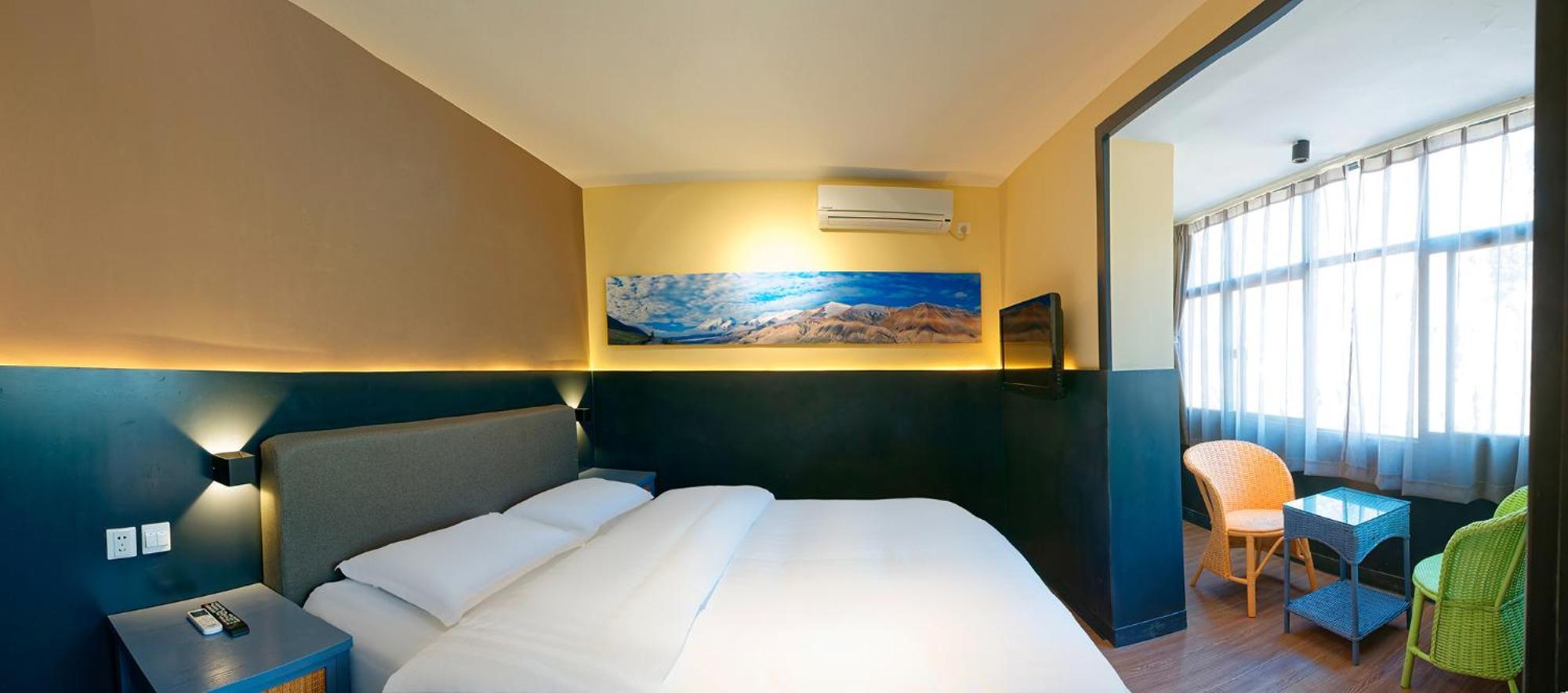 Kunming Upland International Youth Hostel Near The City Center ,2 Mins Walk To The Subway, 2 Mins Walk To The Green Lake, Close To Yuan Tong Temple, Old Street, Yunnan University, Convenient Payment And Visa Cards Are Accepted Exteriör bild