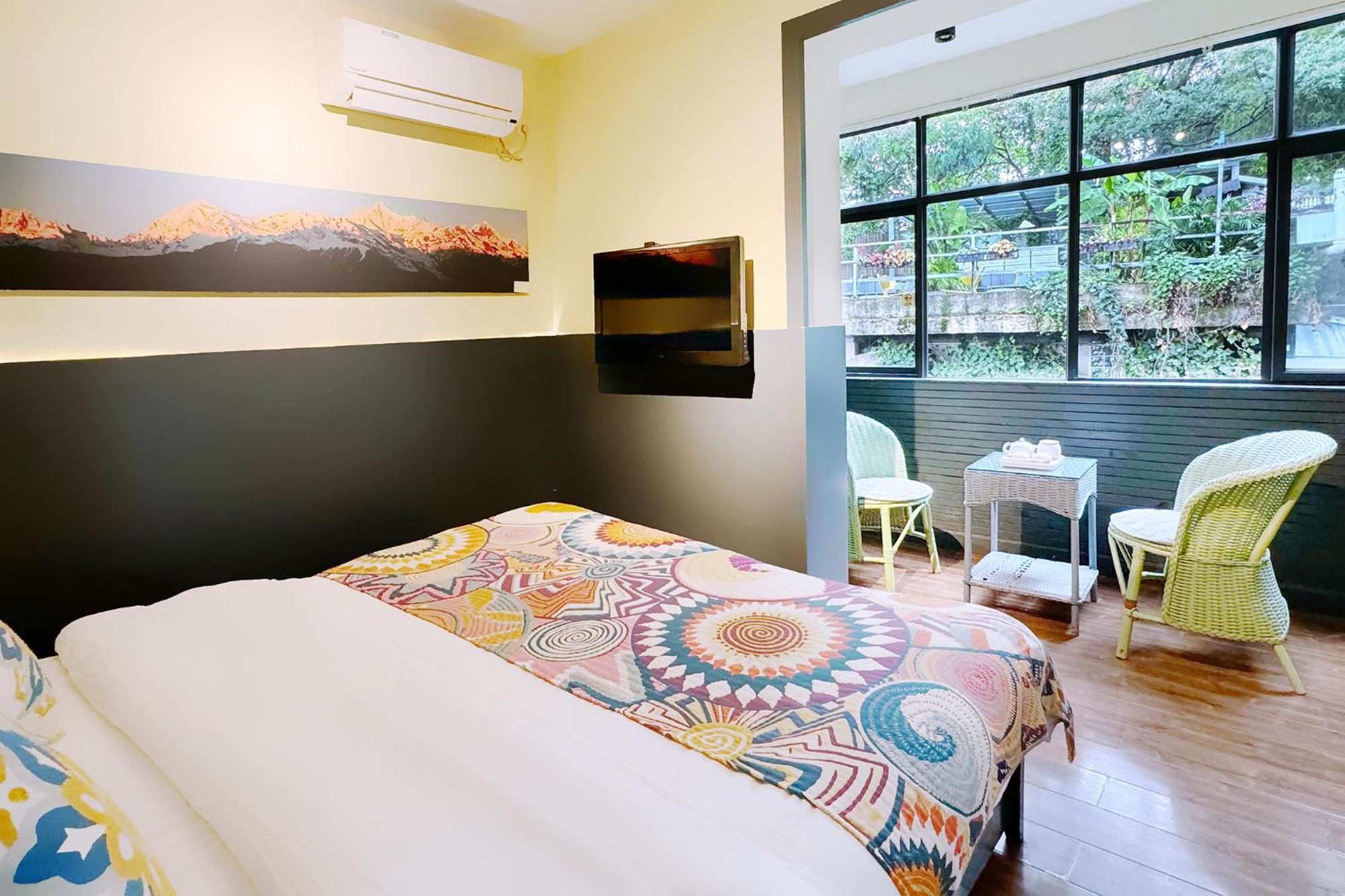 Kunming Upland International Youth Hostel Near The City Center ,2 Mins Walk To The Subway, 2 Mins Walk To The Green Lake, Close To Yuan Tong Temple, Old Street, Yunnan University, Convenient Payment And Visa Cards Are Accepted Exteriör bild