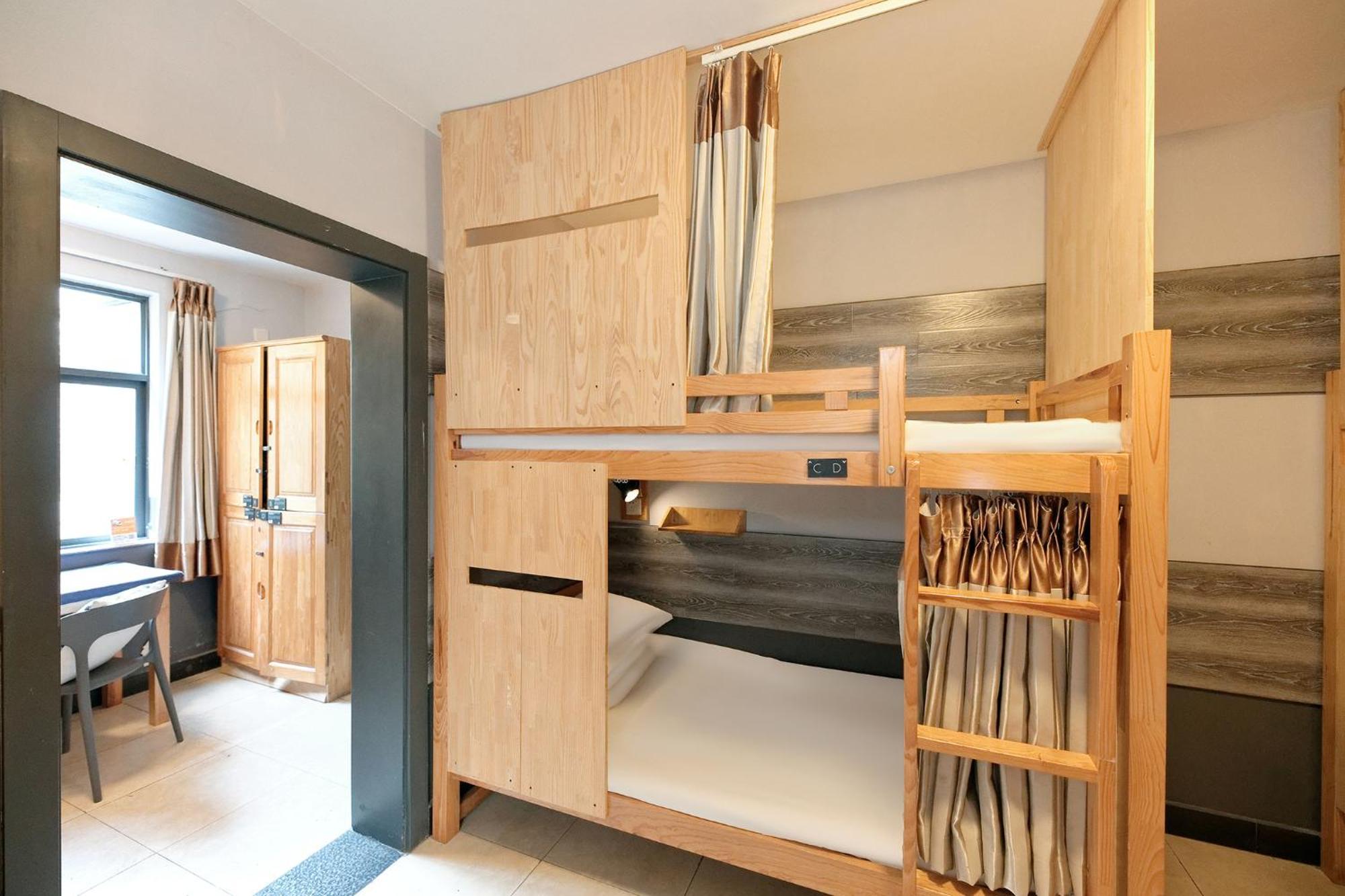 Kunming Upland International Youth Hostel Near The City Center ,2 Mins Walk To The Subway, 2 Mins Walk To The Green Lake, Close To Yuan Tong Temple, Old Street, Yunnan University, Convenient Payment And Visa Cards Are Accepted Exteriör bild