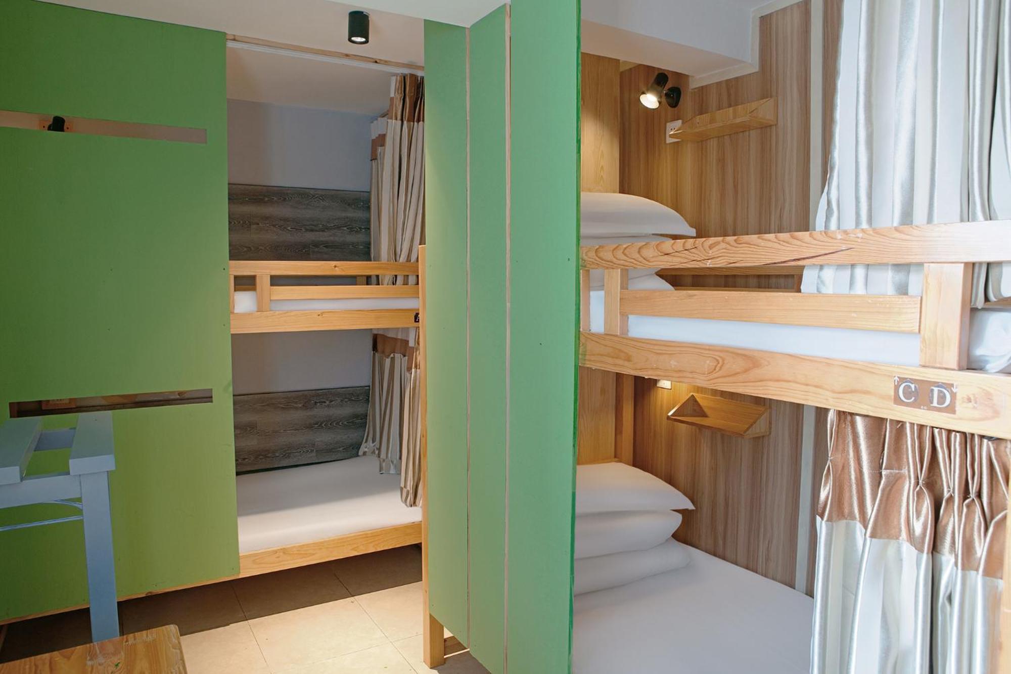 Kunming Upland International Youth Hostel Near The City Center ,2 Mins Walk To The Subway, 2 Mins Walk To The Green Lake, Close To Yuan Tong Temple, Old Street, Yunnan University, Convenient Payment And Visa Cards Are Accepted Exteriör bild
