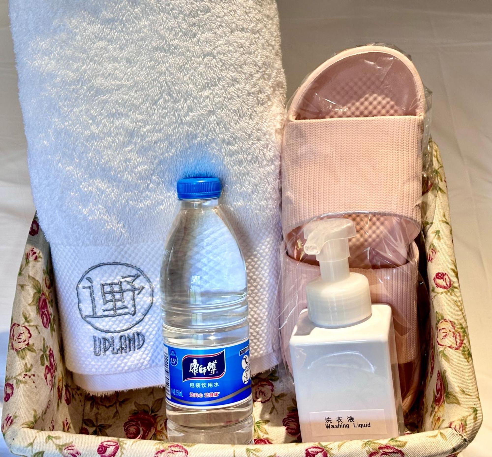 Kunming Upland International Youth Hostel Near The City Center ,2 Mins Walk To The Subway, 2 Mins Walk To The Green Lake, Close To Yuan Tong Temple, Old Street, Yunnan University, Convenient Payment And Visa Cards Are Accepted Exteriör bild